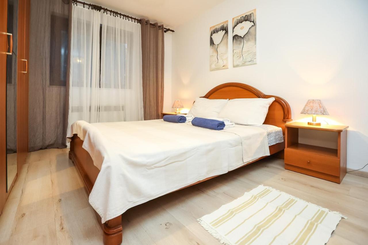 Pool Apartments Julia Zadar Dış mekan fotoğraf
