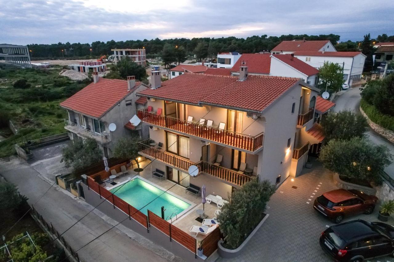 Pool Apartments Julia Zadar Dış mekan fotoğraf