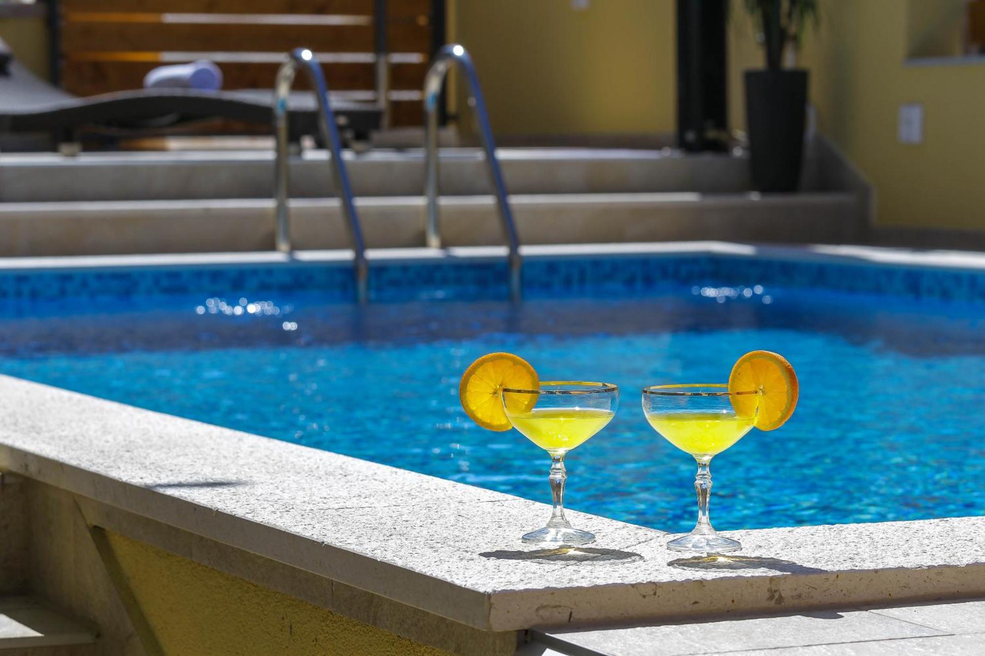 Pool Apartments Julia Zadar Dış mekan fotoğraf